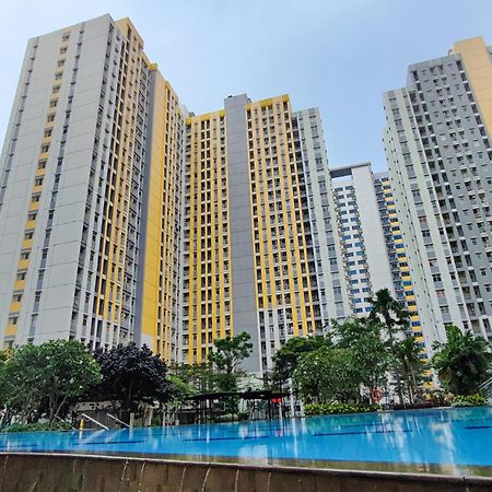 Springlake Summarecon Bekasi Apartement By Rna エクステリア 写真